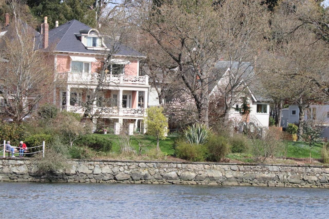 Lipton Place By Elegant Waterfront Esquimalt Ngoại thất bức ảnh