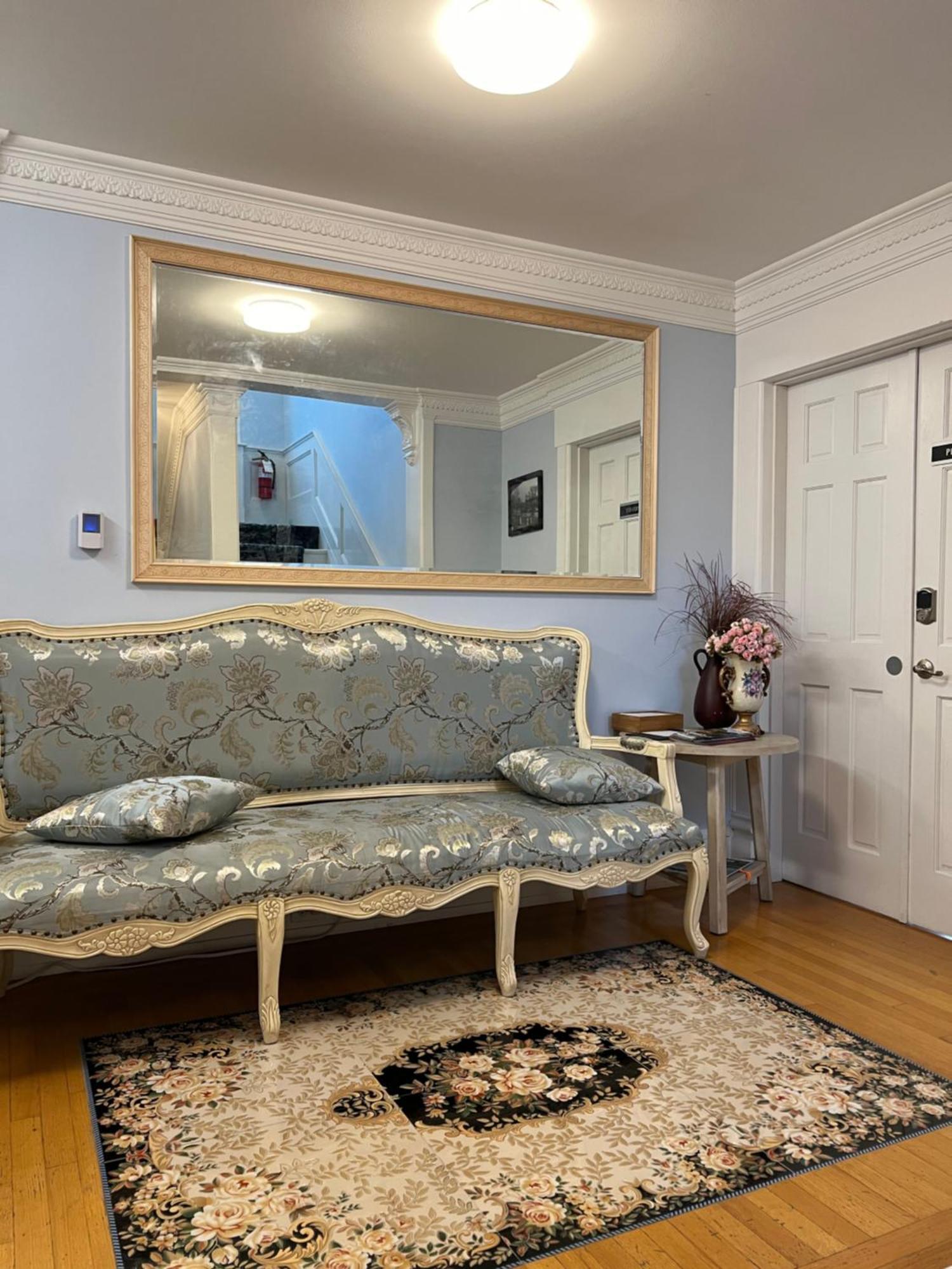 Lipton Place By Elegant Waterfront Esquimalt Ngoại thất bức ảnh